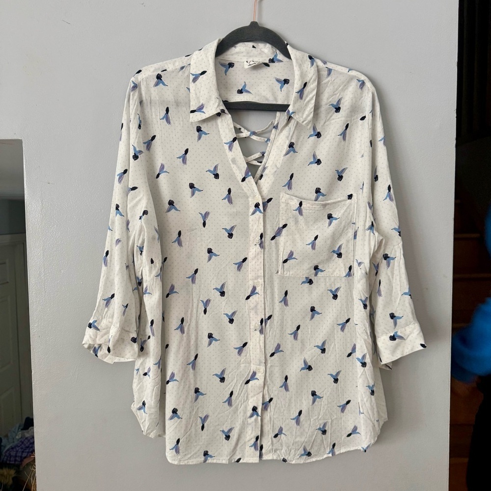 🌻d/C Enchanted White and Blue Hummingbird Print Button Down Shirt Plus Size
